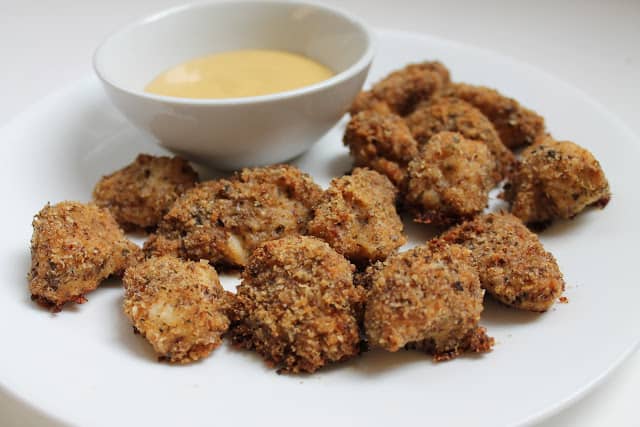 oven backed chicken nuggets with dipping sauce