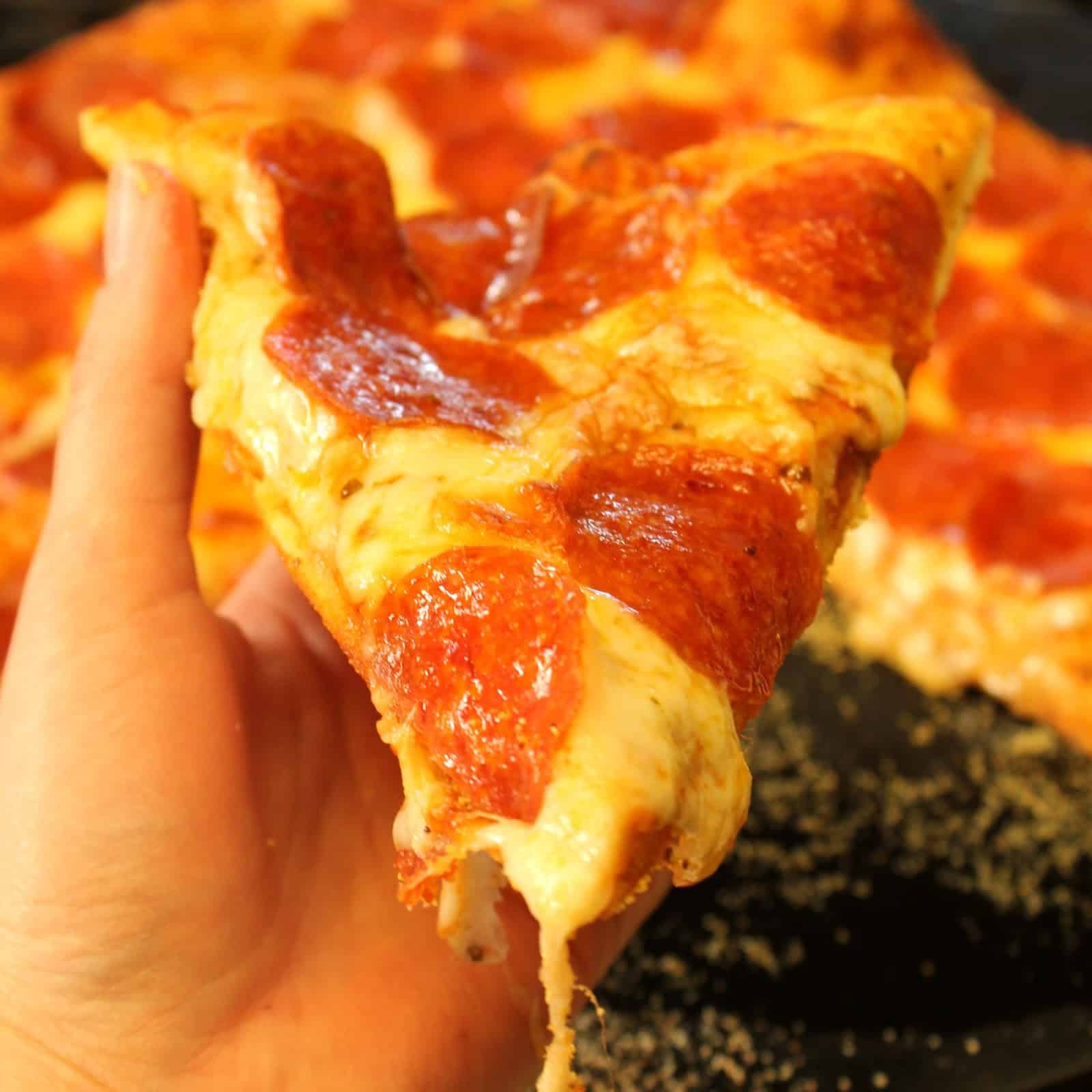 How to Make Homemade Pizza Using Everything in Your Refrigerator