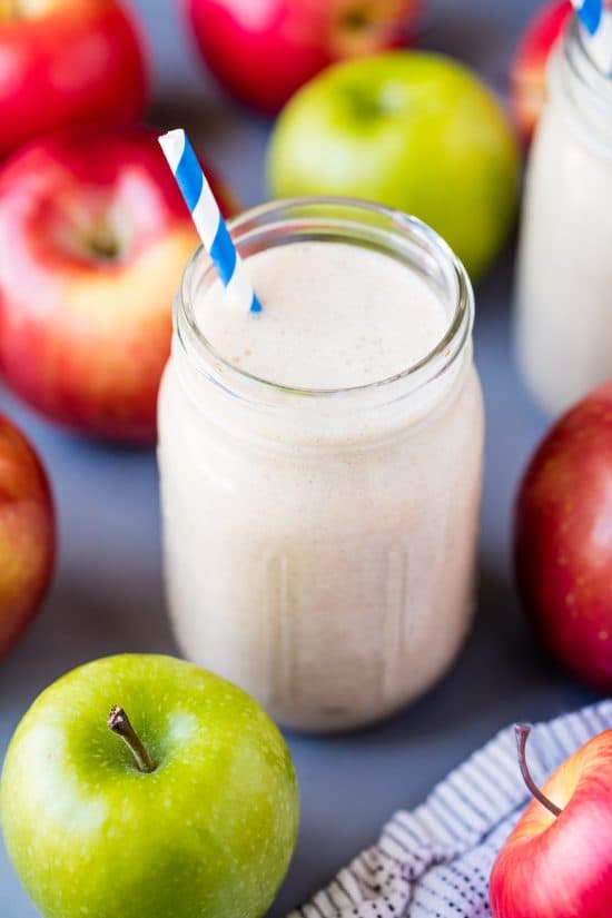 https://thestayathomechef.com/wp-content/uploads/2014/10/Apple-Pie-Oatmeal-Smoothie-1-e1504045374652.jpg