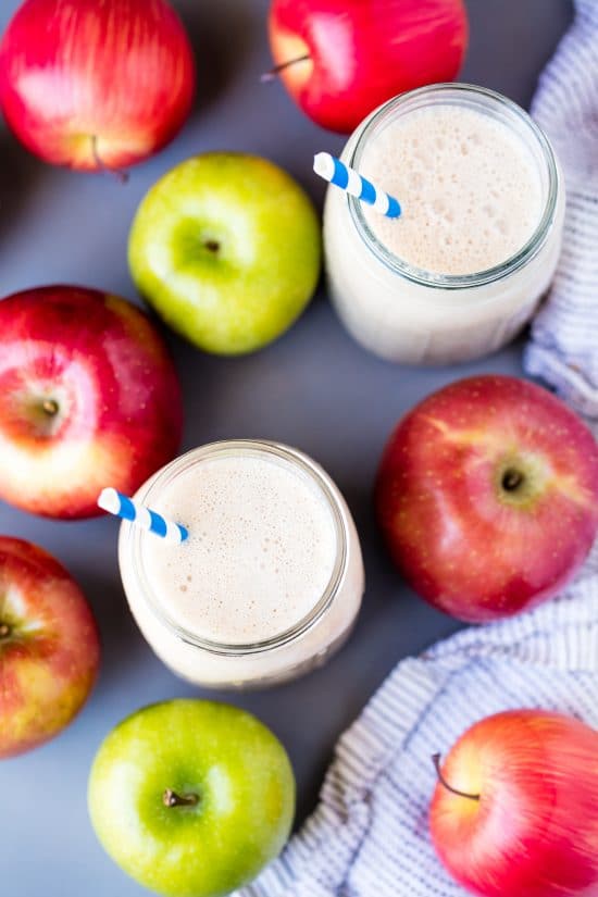 This Make Ahead Apple Pie Oatmeal Smoothie tastes just like apple pie for an easy Make Ahead Apple Pie Oatmeal Smoothie