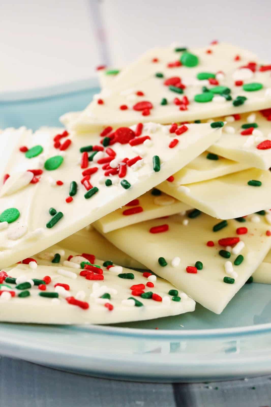 White Chocolate Christmas Sprinkle Bark com - 75