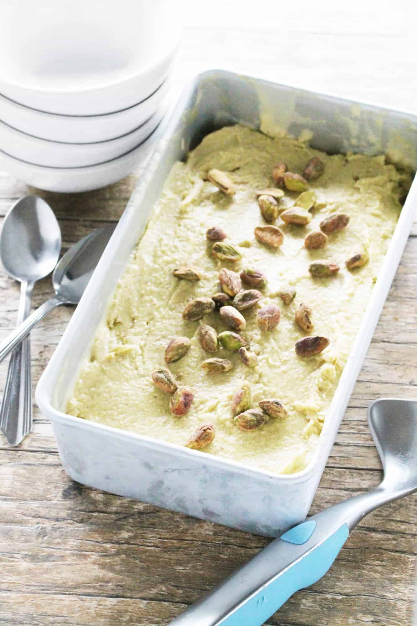 Learn how to make creamy pistachio gelato without the use of an ice cream maker. Make it the old fashioned way: by hand!
