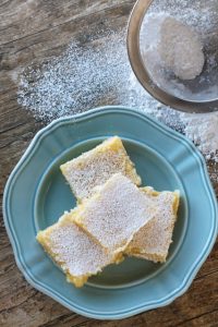 You need just 5 ingredients to make the perfect meyer lemon bars. It's the perfect balance between sour and sweet.