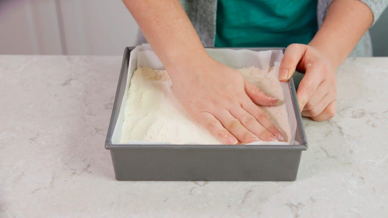  ingredients to make the perfect luscious lemon bars Luscious Lemon Bars