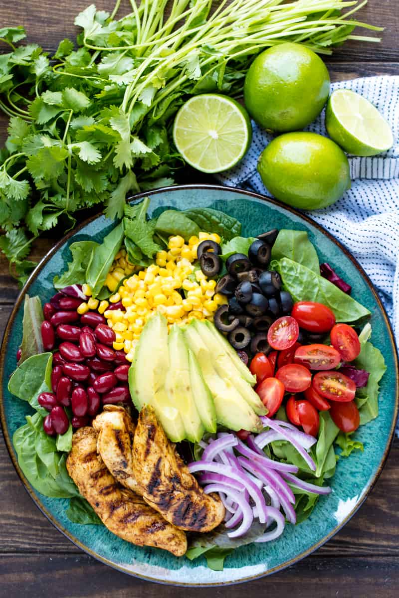 All the flavors of tacos in a healthy salad with a tasty cilantro Healthy Taco Salad with Cilantro-Lime Vinaigrette