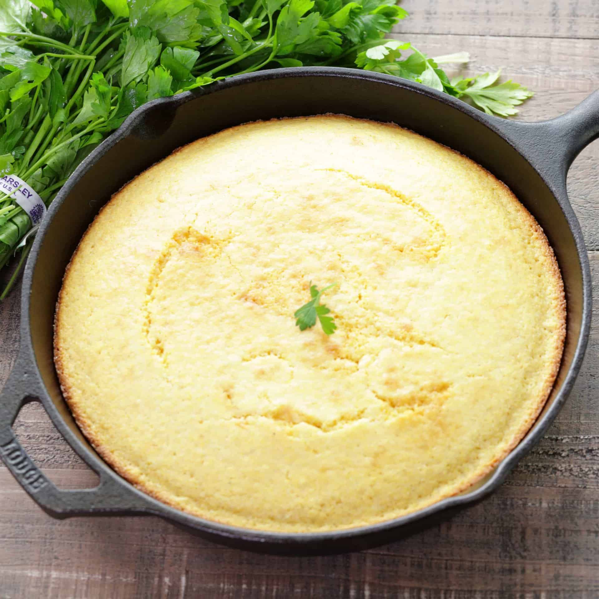 easy-skillet-cornbread-square - thestayathomechef.com