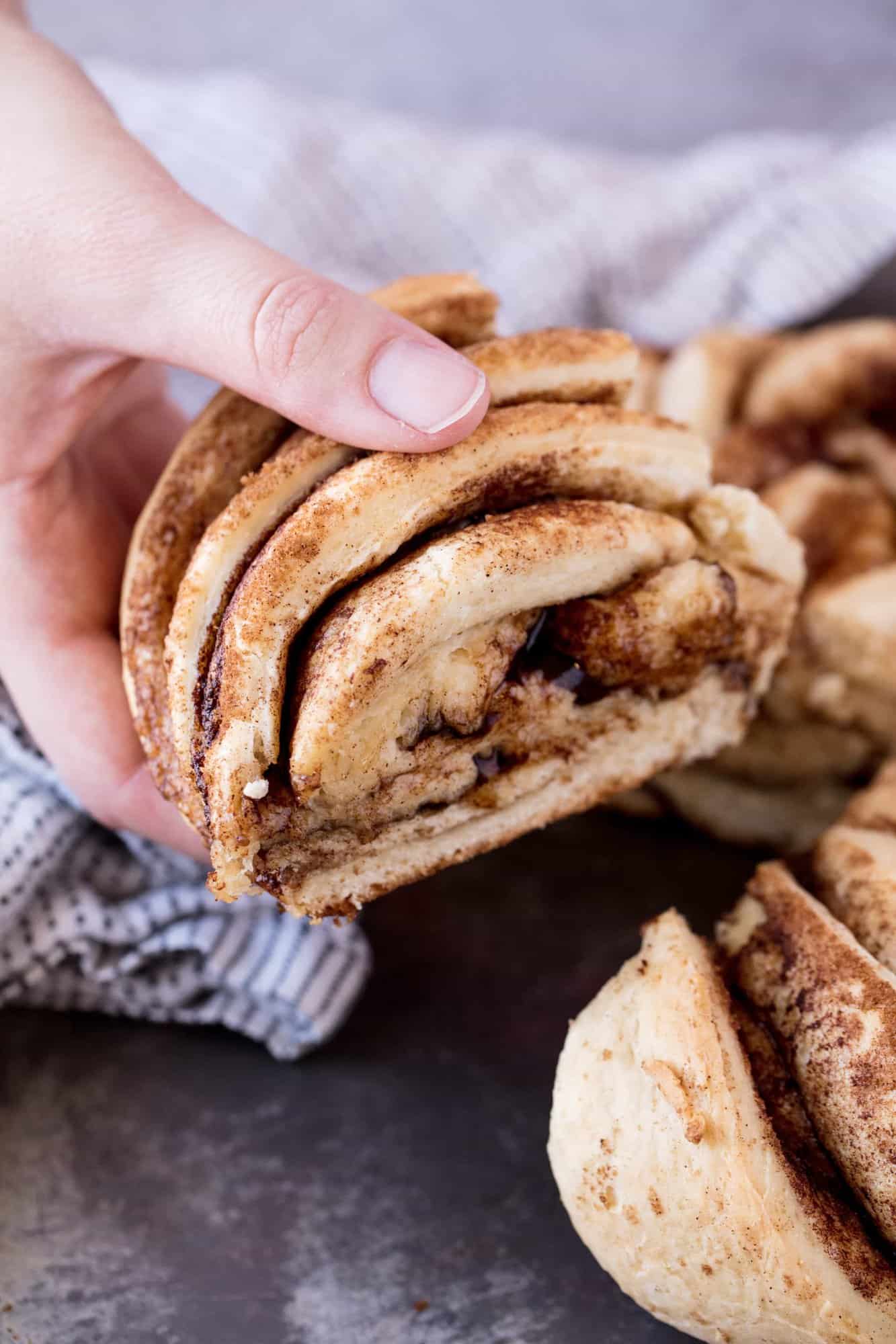 Cinnamon Roll Twist Bread gives you an impressive way to present the classic cinnamon roll flavors. And it's a lot easier than it looks!