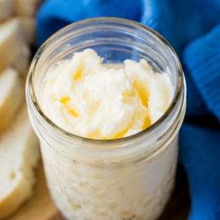 How to Make Homemade Butter in a Mason Jar