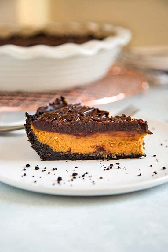 For this Chocolate Glazed Pumpkin Pie I layered a delicious chocolate ganache on top of th Chocolate Glazed Pumpkin Pie