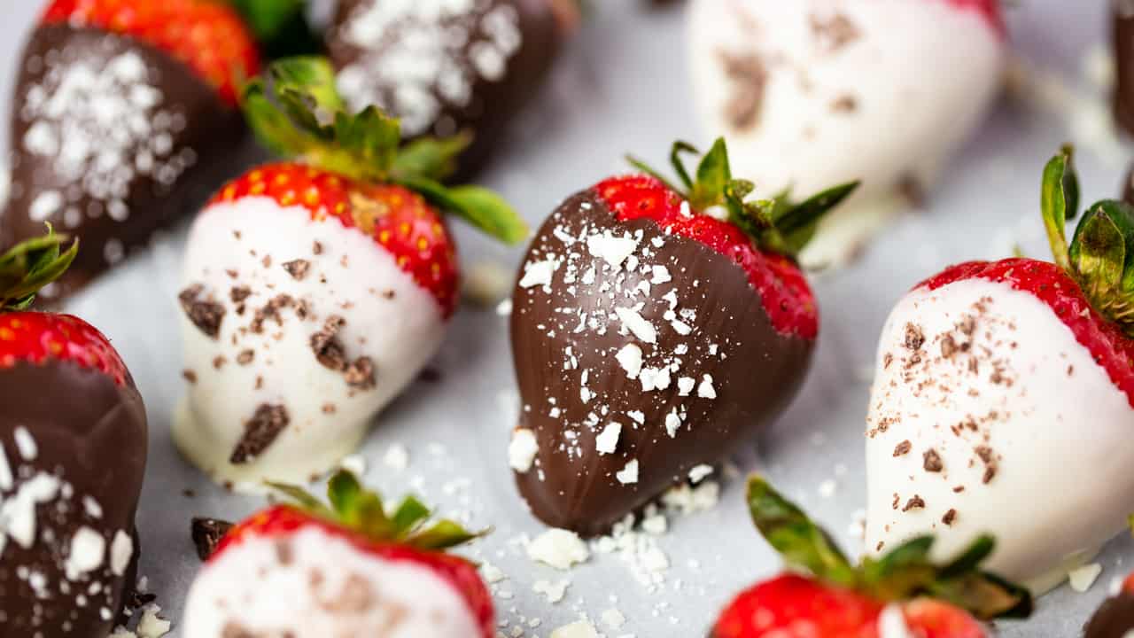 Chocolate Covered Strawberries - Cooking Classy