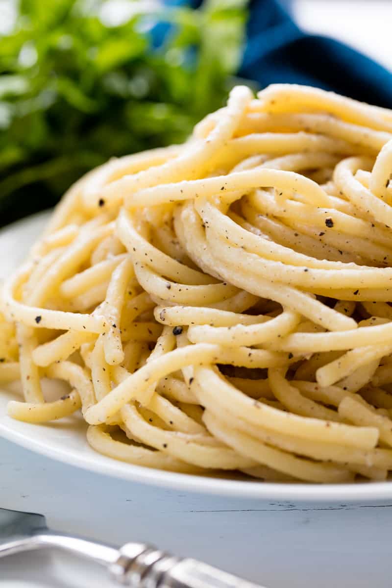 Cacio e Pepe is a simple Roman pasta dish that is easy to make and tastes absolutely heave Authentic Cacio e Pepe