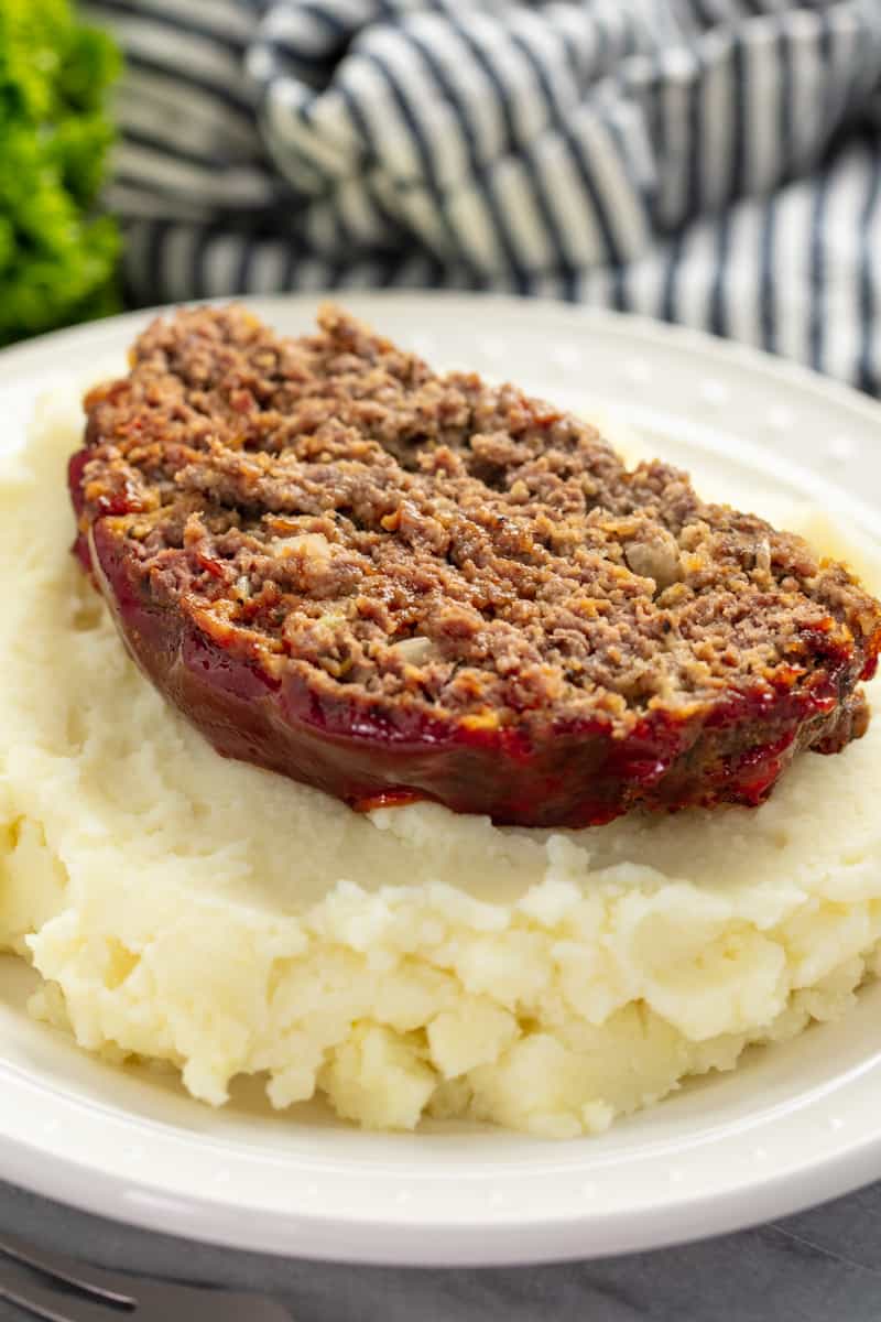 s Meatloaf is a classic meatloaf that has the best flavor ever Momma’s Meatloaf