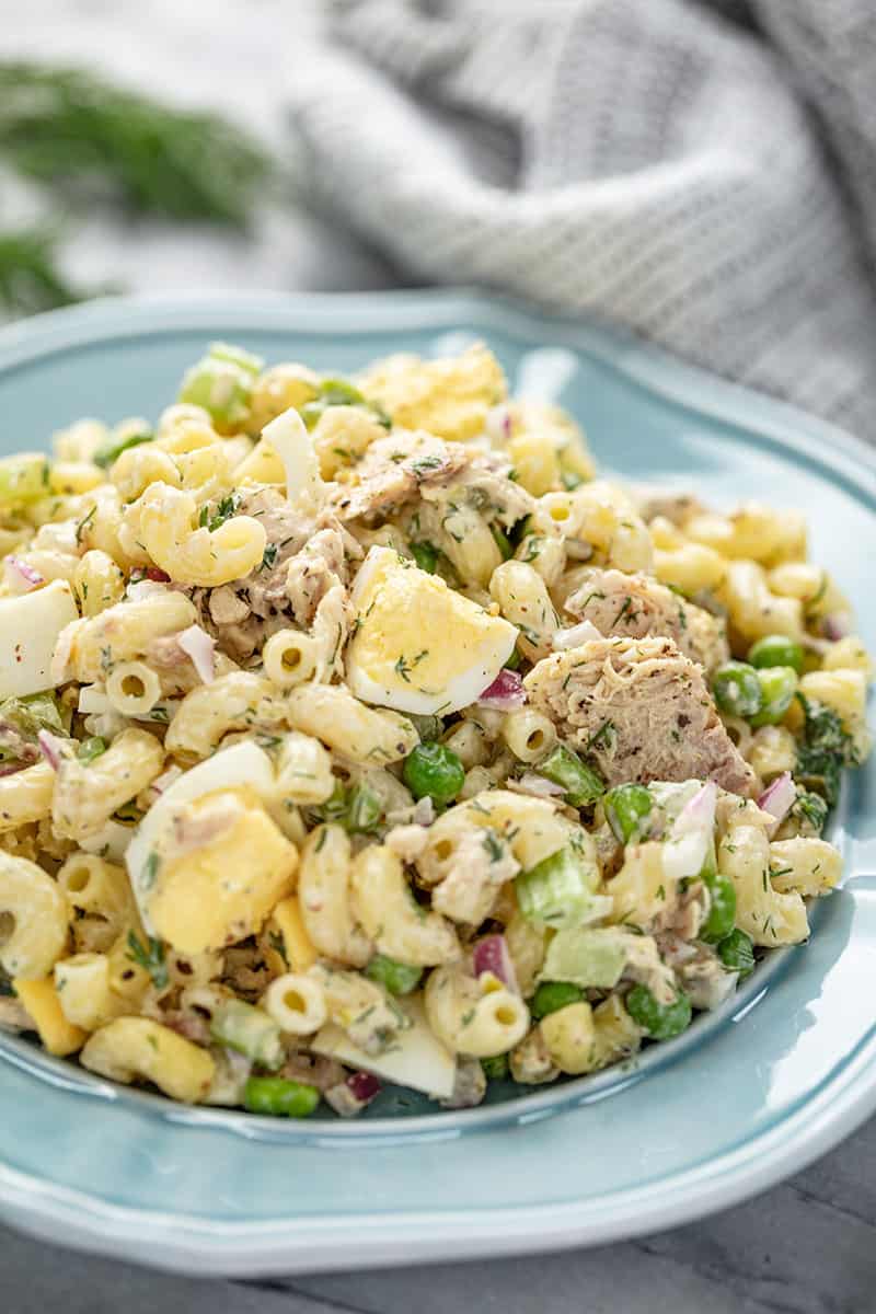 chicken macaroni salad plating