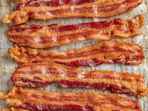 https://thestayathomechef.com/wp-content/uploads/2020/01/How-To-Cook-Bacon-In-The-Oven-7-500x375.jpg