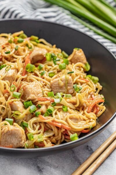 Easy 30 Minute Chicken Chow Mein