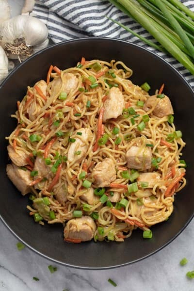 Easy 30 Minute Chicken Chow Mein