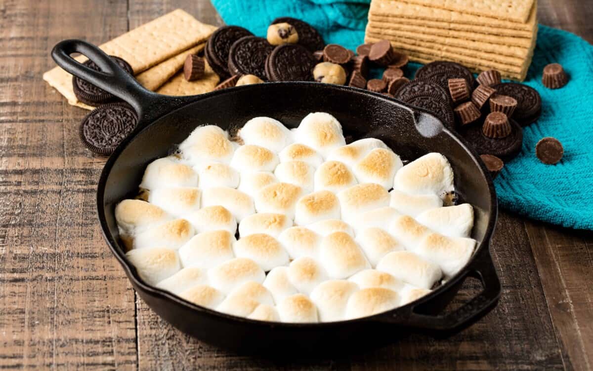 Cast iron skillet with million-dollar smores in it.