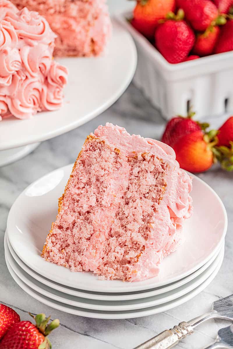 The Most Amazing Strawberry Cake com - 83