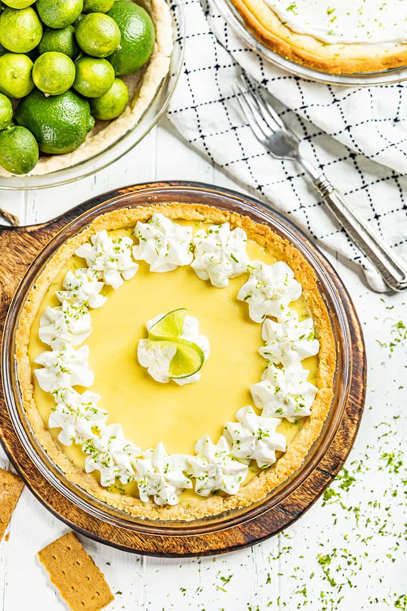 Overhead view of a whole key lime pie.