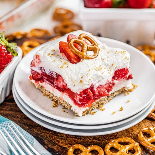 Grandma's Strawberry Pretzel Salad - thestayathomechef.com