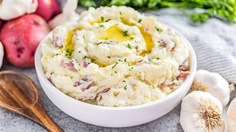 Steakhouse Style Garlic Mashed Potatoes - The Stay At Home Chef