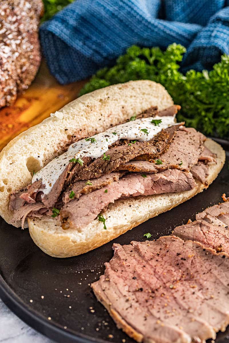 A roast beef sandwich.