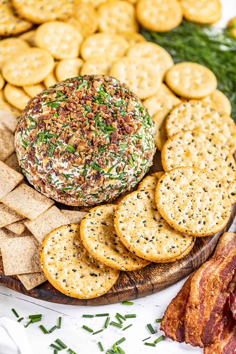 A cheeseball with crackers.