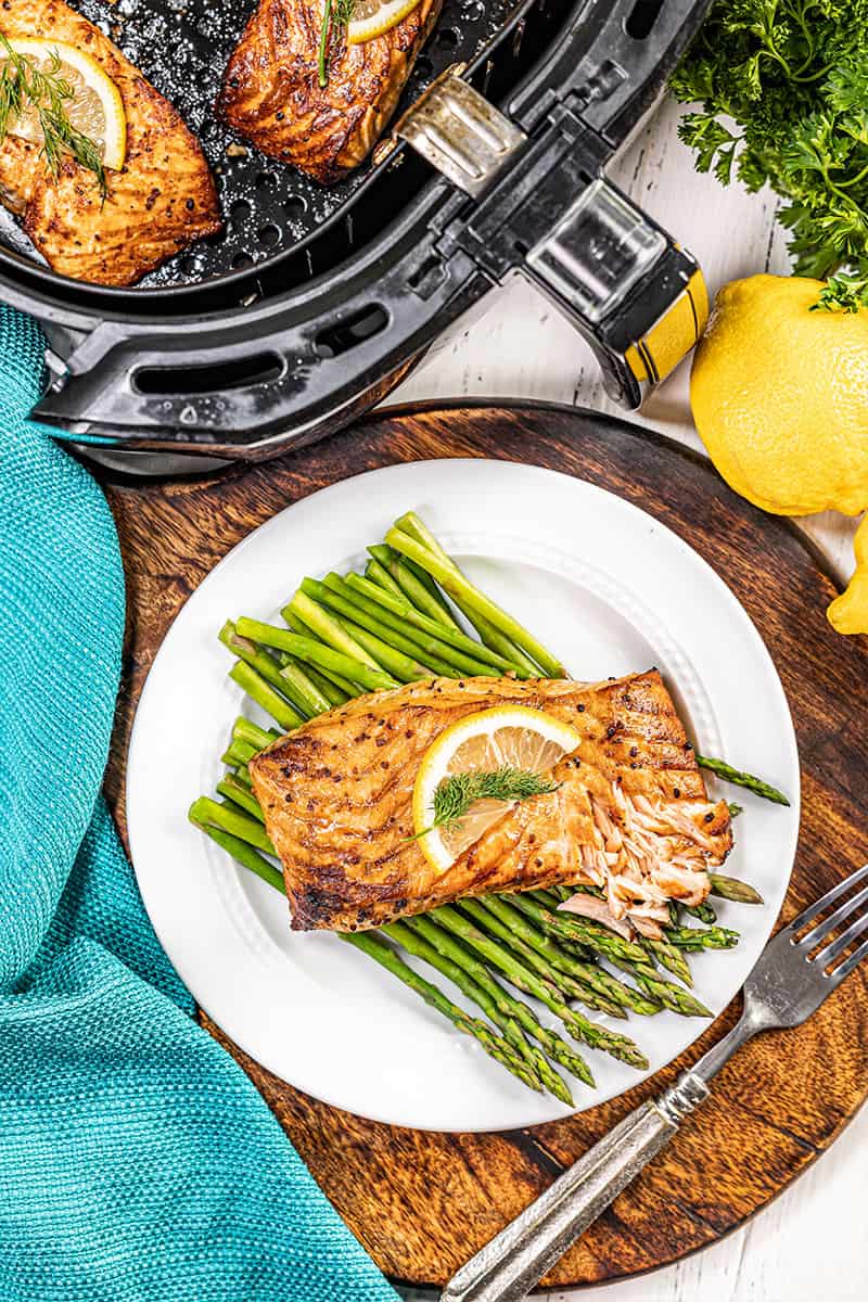 https://thestayathomechef.com/wp-content/uploads/2022/02/Healthy-Air-Fryer-Salmon-8.jpg