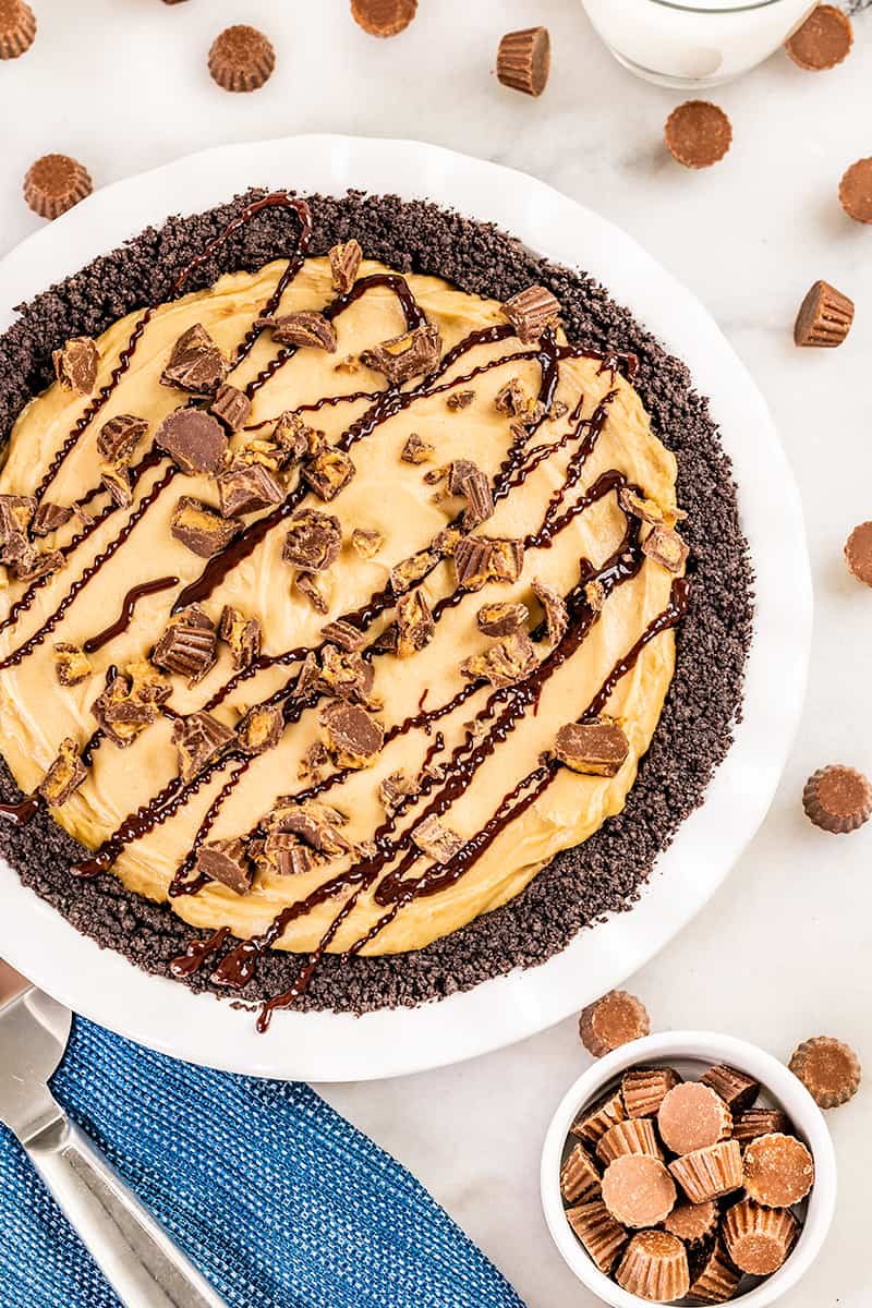 Overhead view of a peanut butter pie.