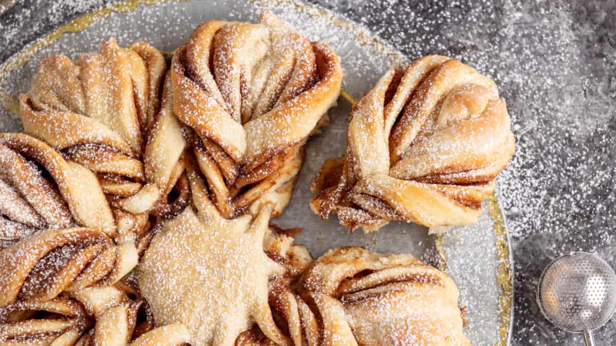 Cinnamon roll star bread.