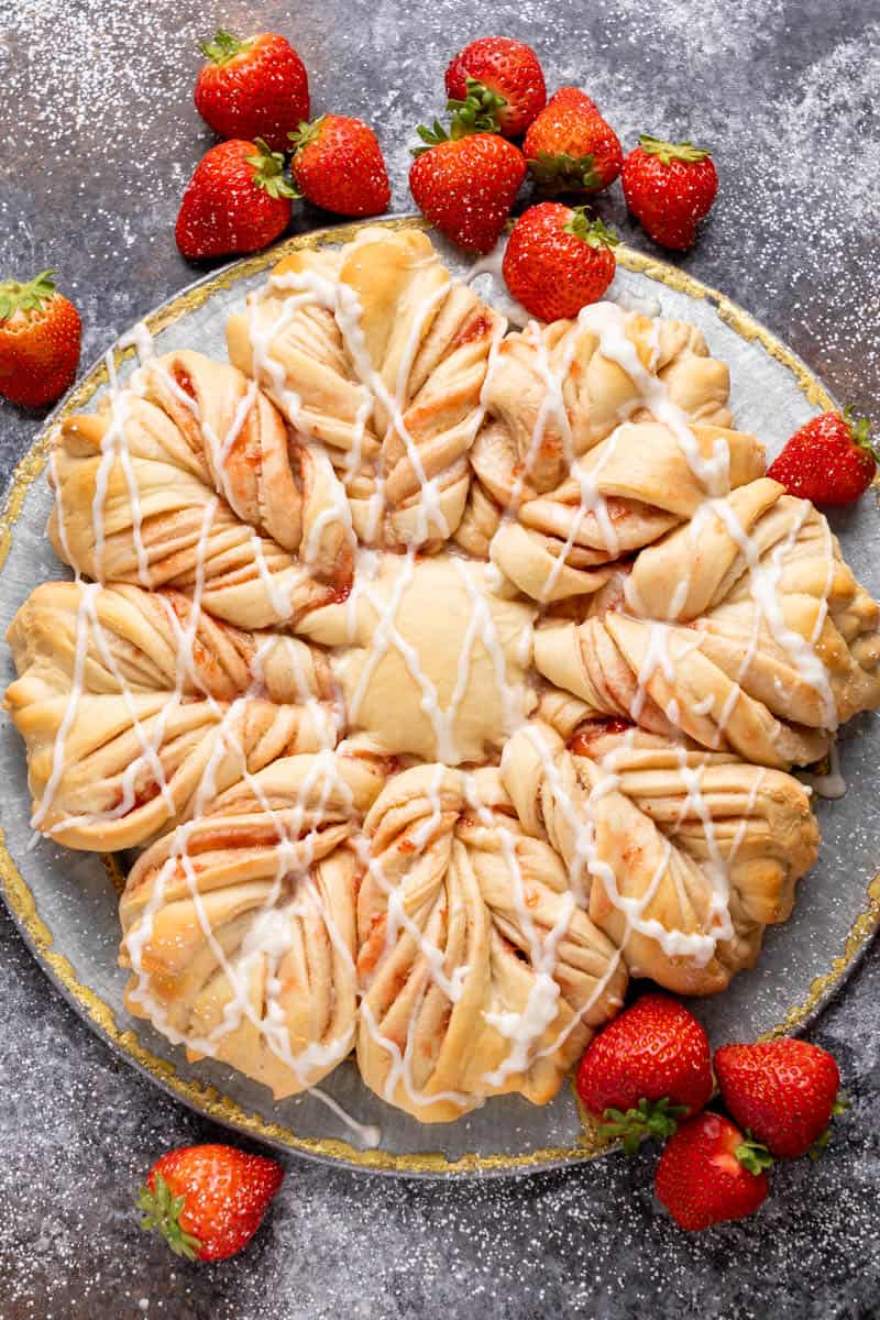 Strawberry Cream Cheese Star Bread com - 43