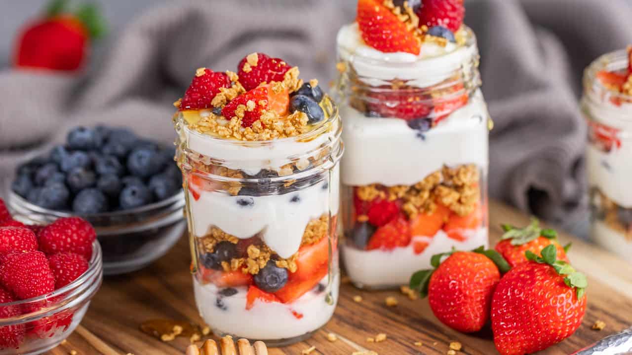 Make Ahead Yogurt Granola Parfait Recipe - Mind Over Munch