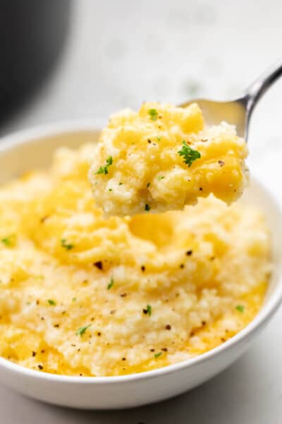 Creamy Cheesy Grits - The Stay At Home Chef