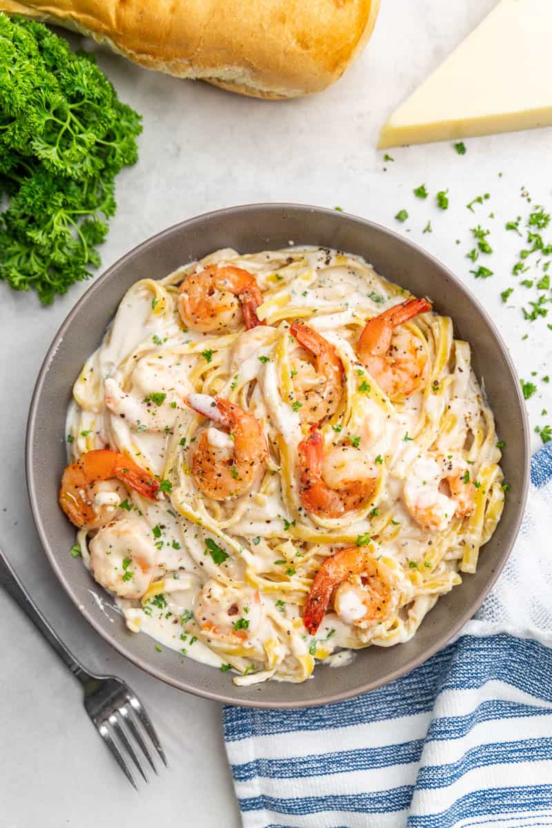 Top view of shrimp alfredo.