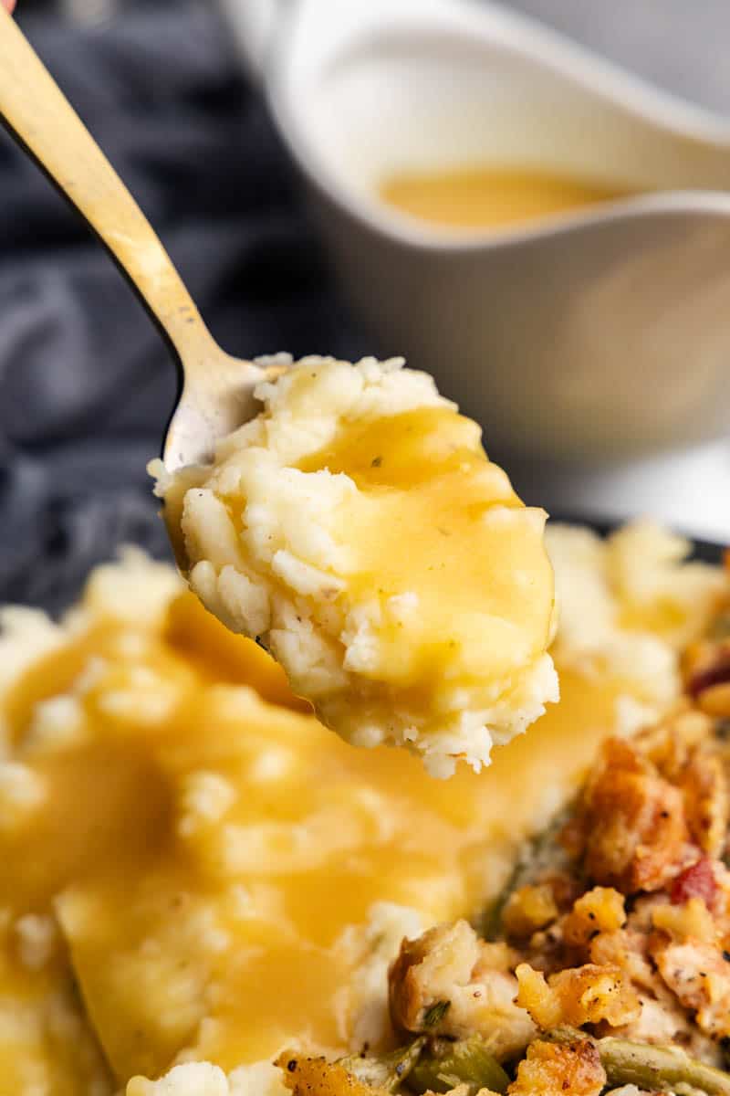 Add a spoonful of mashed potatoes to the gravy.