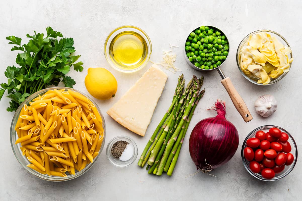 Ingredients used to make Creamy Pasta Primavera.