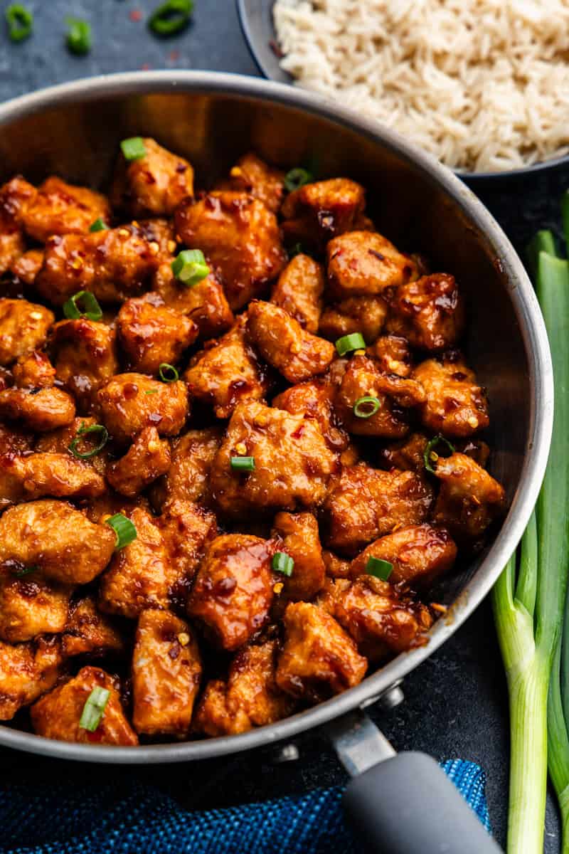 Closeup shot of General Tso Chicken on a skillet.